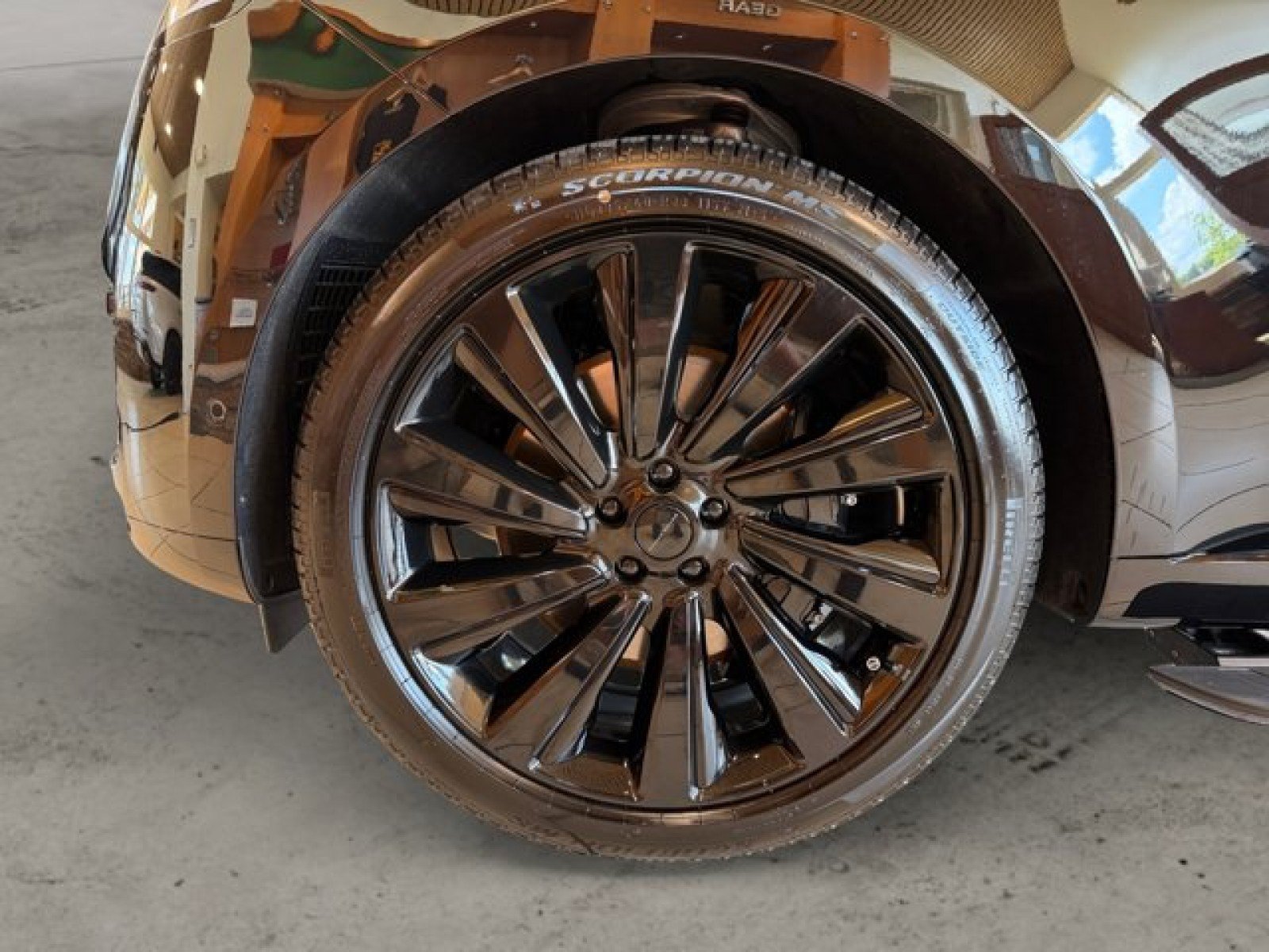 New 2026 Land Rover Range Rover Long Wheel Base SV AWD/4WD image 9