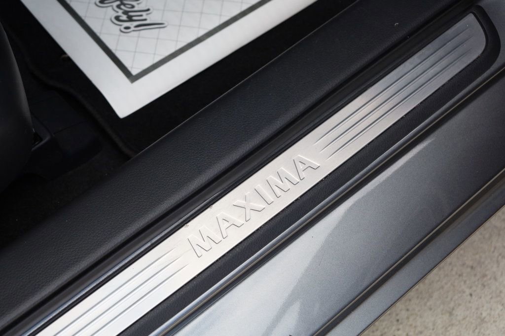 Used 2016 Nissan Maxima SR image 12