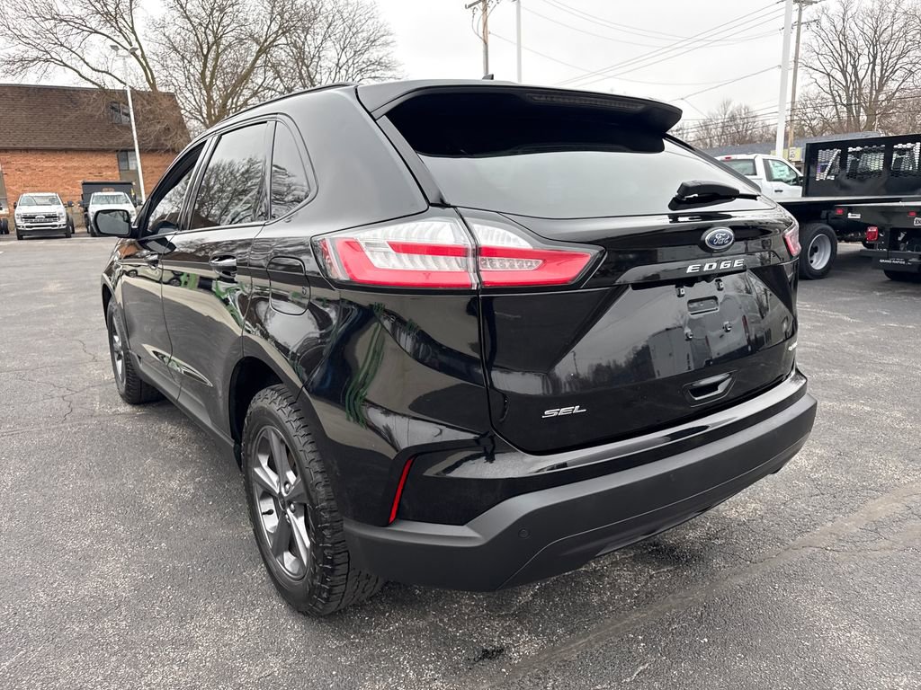 Used 2024 Ford Edge SEL w/ Sport Appearance Package image 9