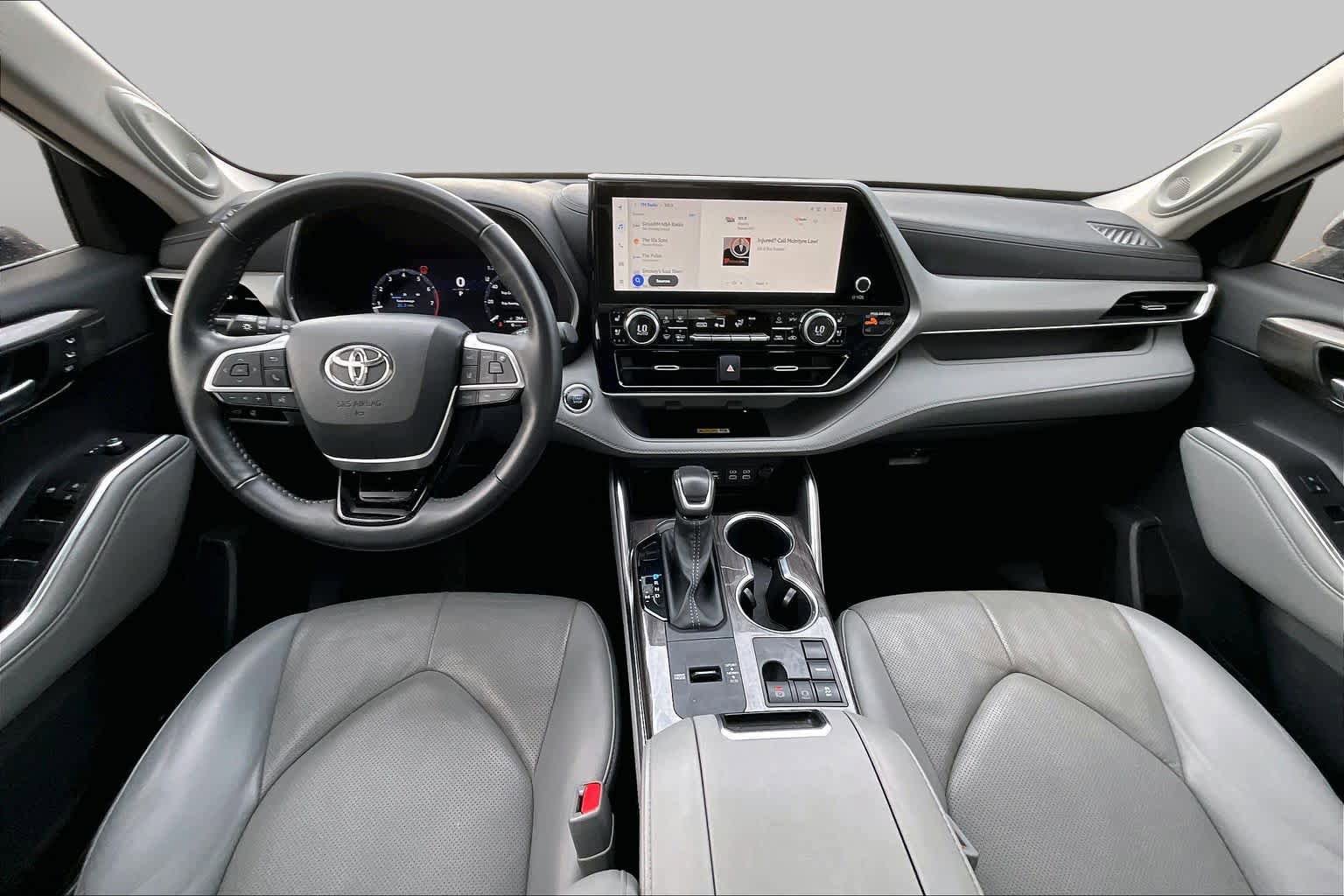 Used 2023 Toyota Highlander Platinum FWD image 15