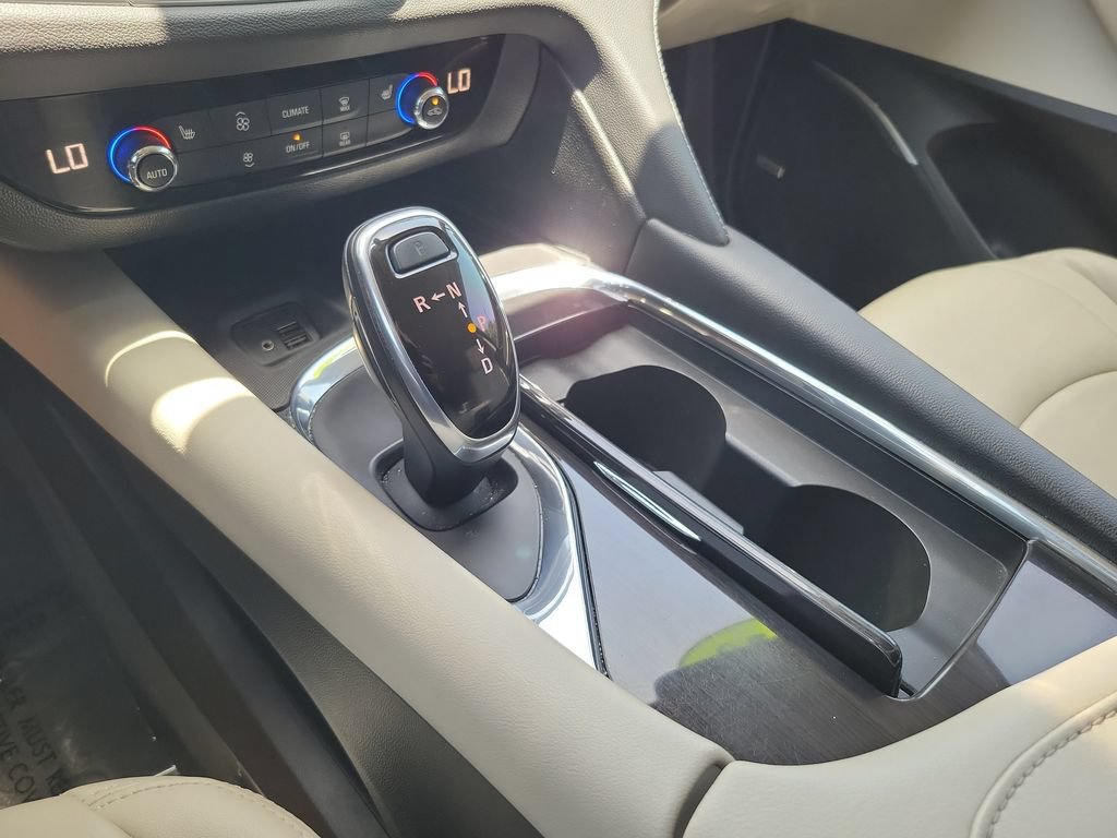 Used 2020 Buick Enclave Essence w/ Sound and Sites Package FWD image 30