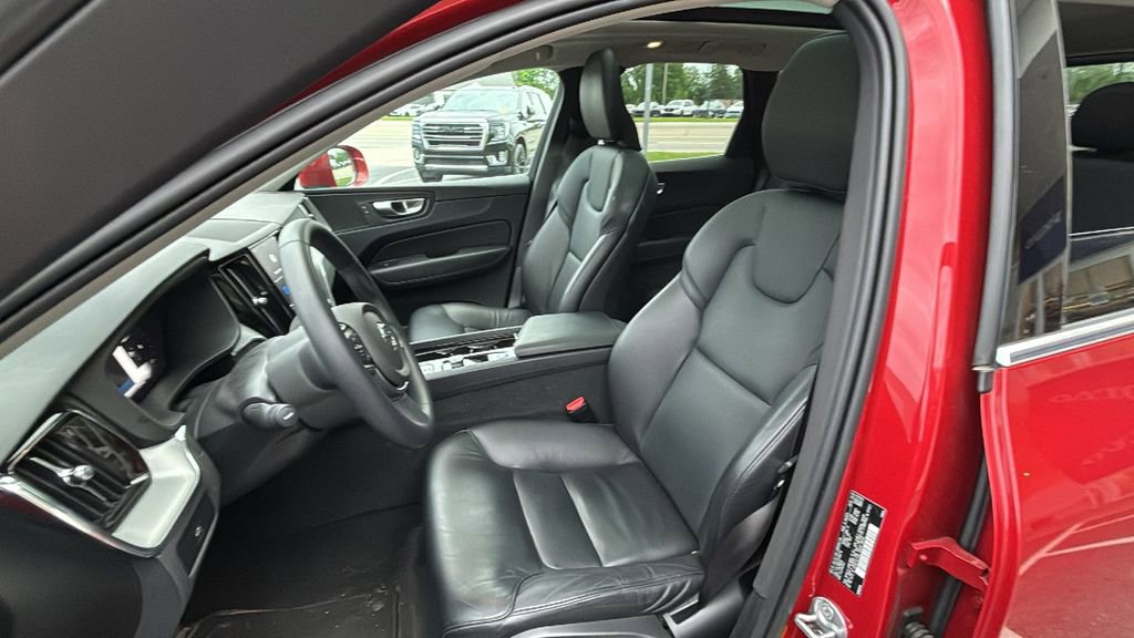 Certified 2023 Volvo XC60 B5 Core w/ Climate Package AWD/4WD image 24