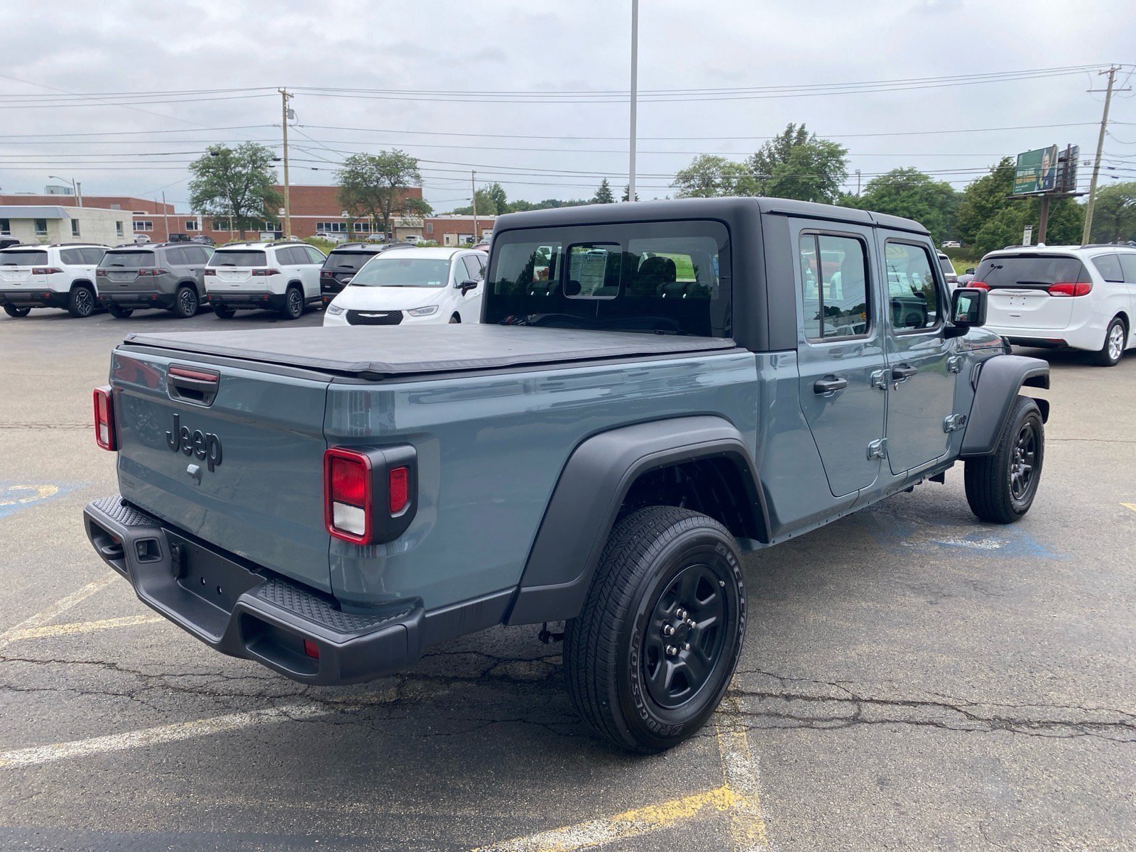 Used 2025 Jeep Gladiator Sport AWD/4WD image 5