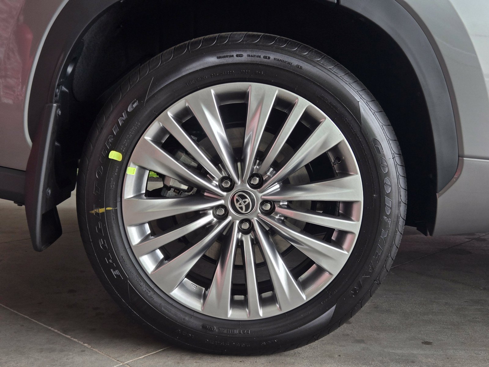 New 2026 Toyota Highlander Platinum AWD/4WD image 4