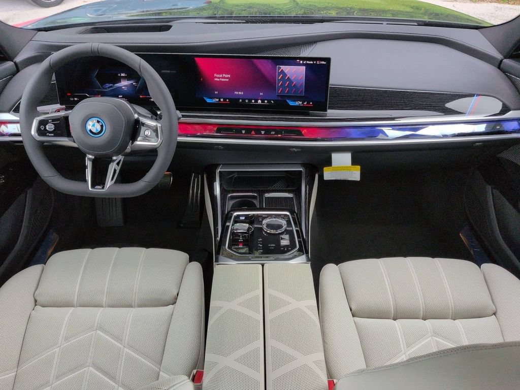 New 2026 BMW i7 xDrive60 w/ Executive Package AWD/4WD image 14