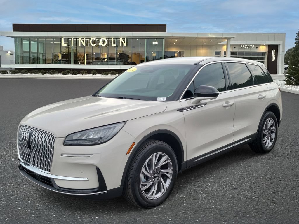 Certified 2024 Lincoln Corsair FWD w/ Equipment Group 101A image 2