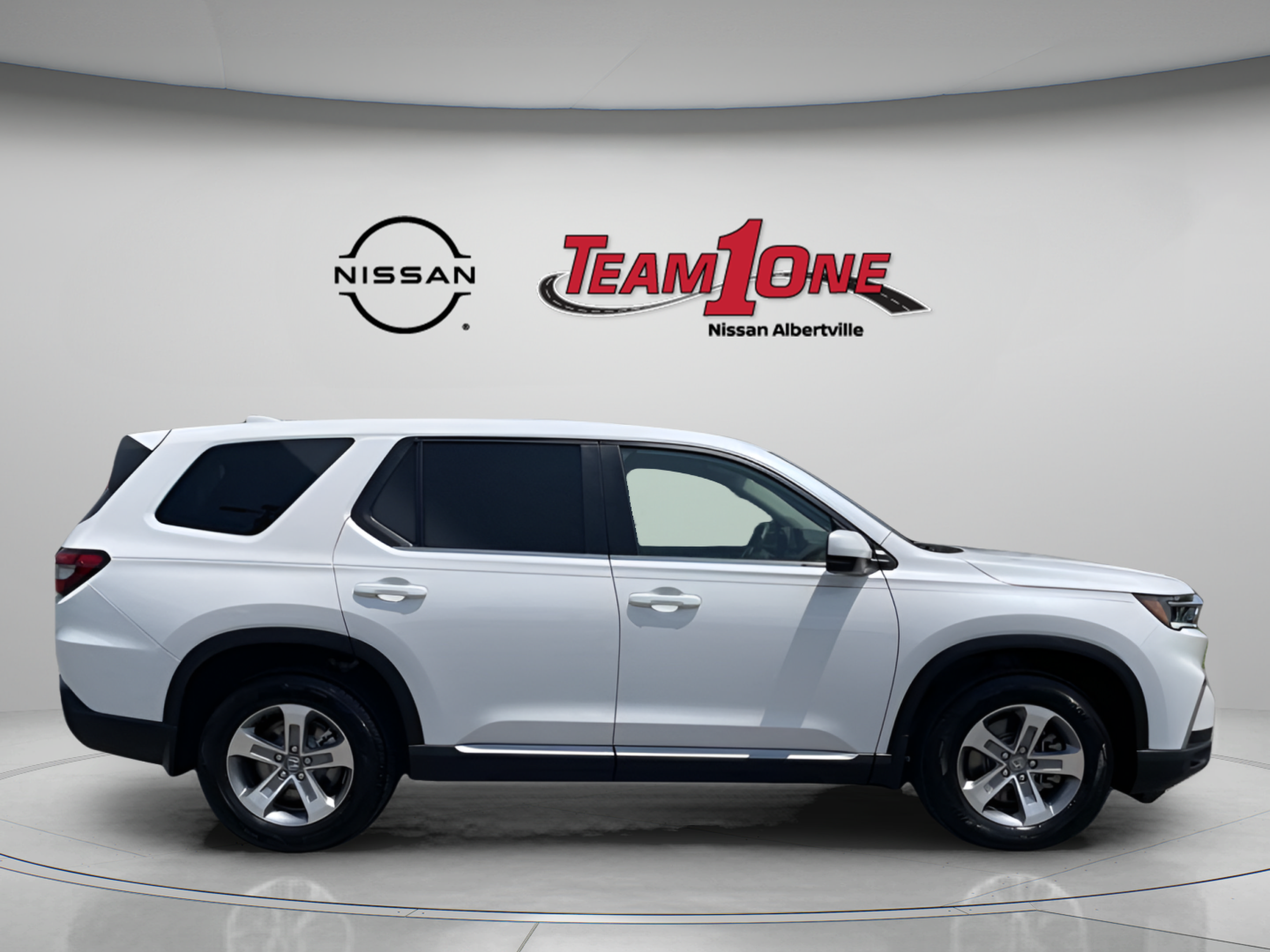 Used 2025 Honda Pilot EX-L image 9
