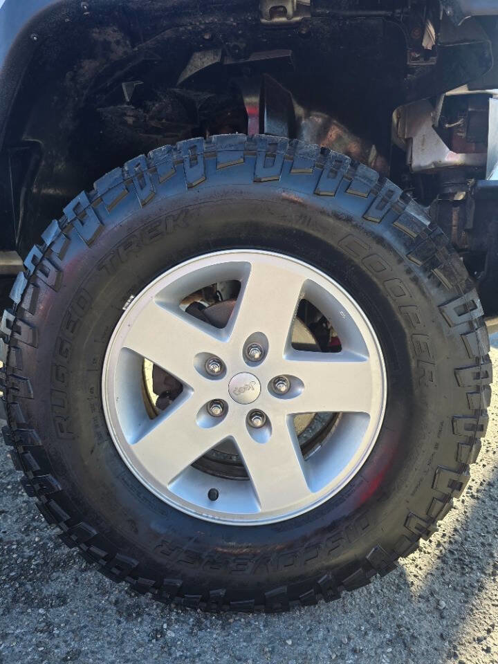Used 2012 Jeep Wrangler Sport AWD/4WD image 9