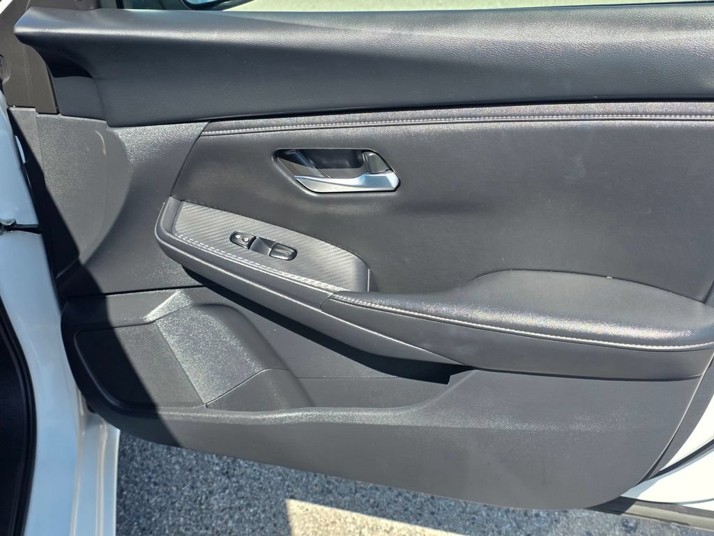 Used 2024 Nissan Sentra SV FWD image 23