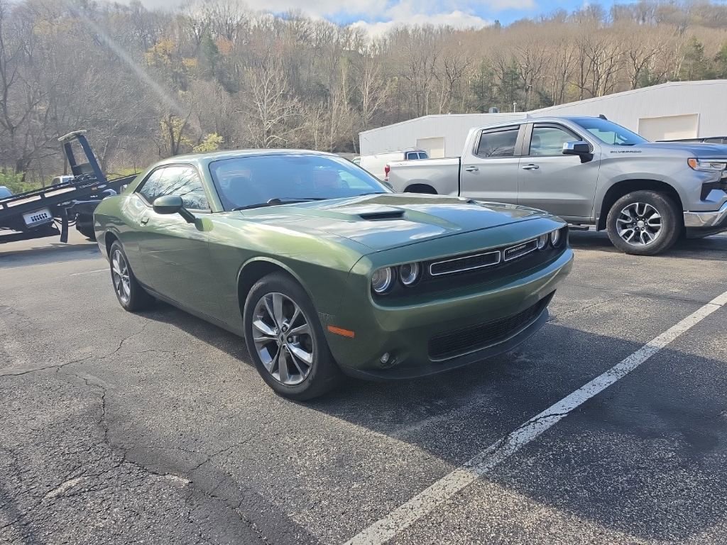 Used 2021 Dodge Challenger SXT w/ Driver Convenience Group image 3