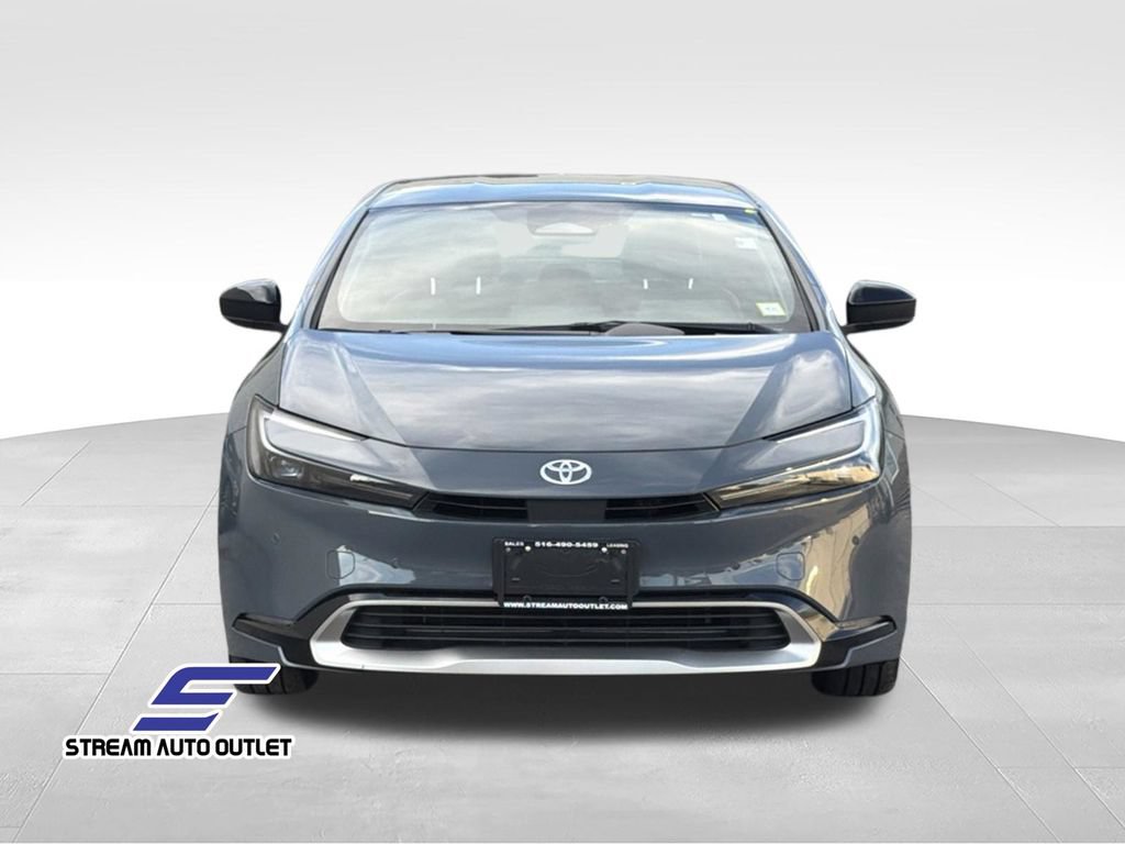 Used 2023 Toyota Prius Prime FWD video 2