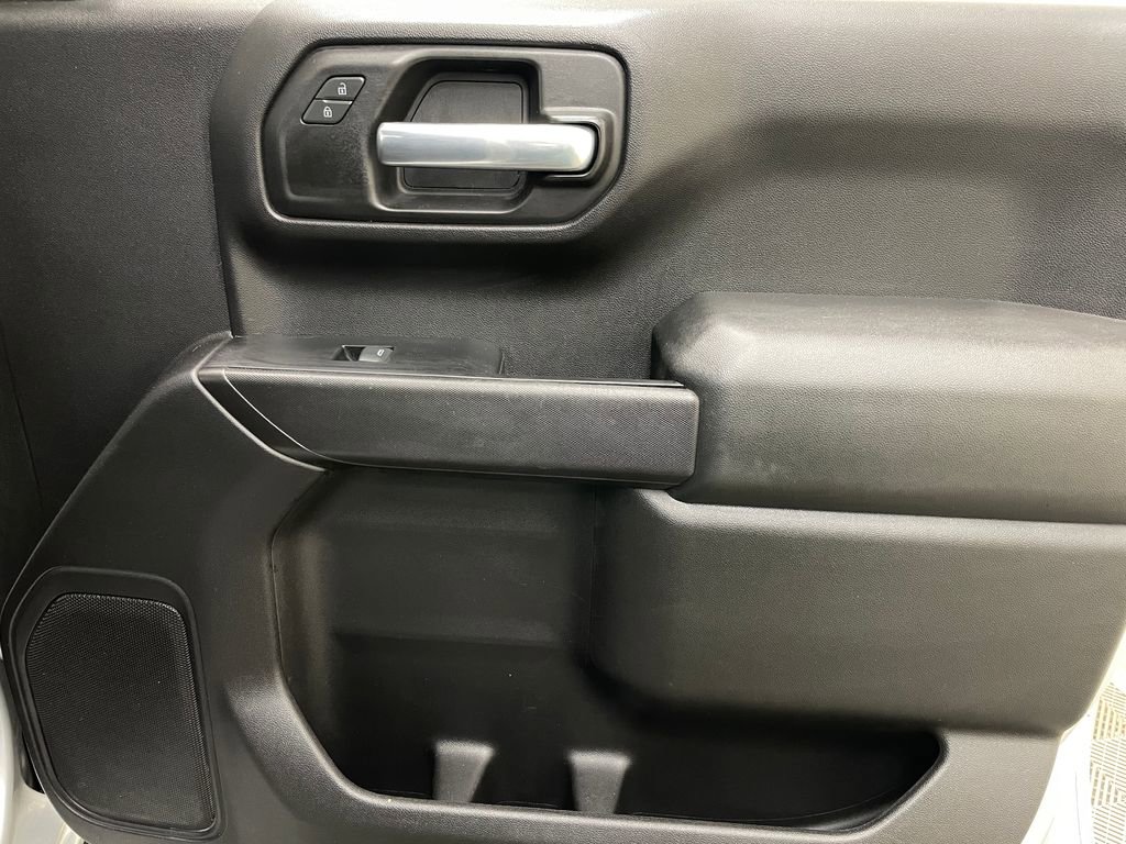 Used 2019 Chevrolet Silverado 1500 Custom w/ Custom Convenience Package AWD/4WD image 32