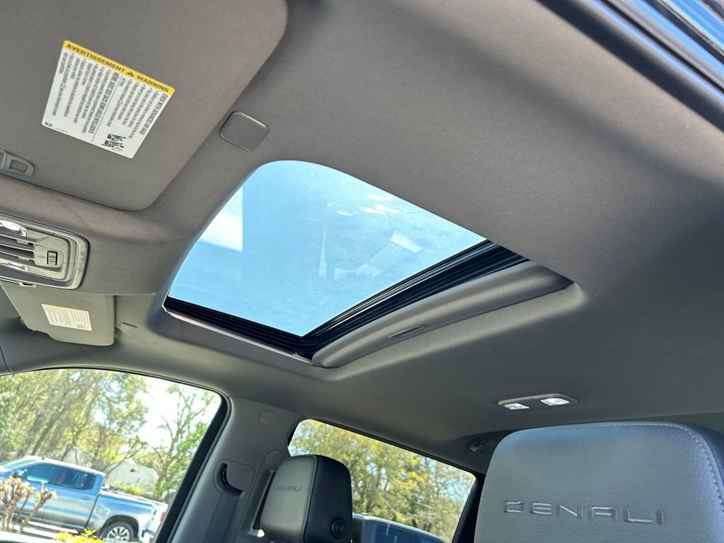 Used 2022 GMC Sierra 1500 Denali w/ Denali Premium Package image 13