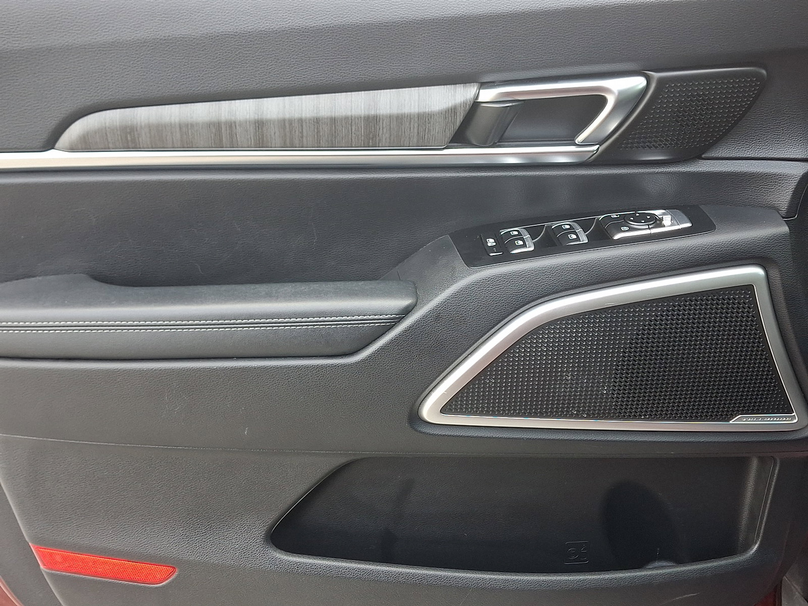 Used 2023 Kia Telluride EX w/ EX Captain's Chair Package image 14