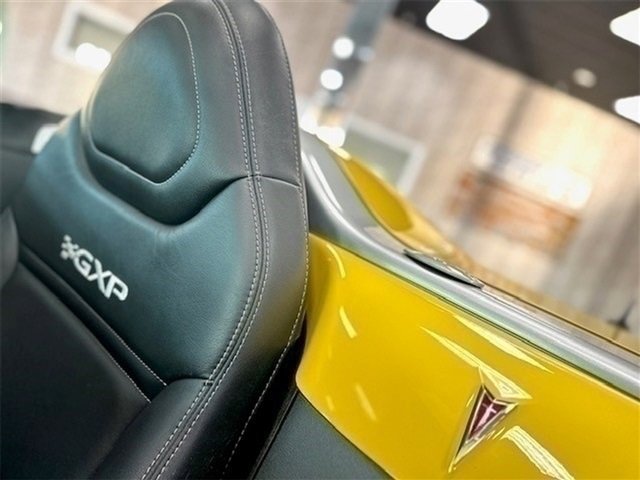Used 2007 Pontiac Solstice GXP w/ Premium Package image 13