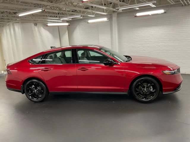 Certified 2025 Honda Accord SE image 6