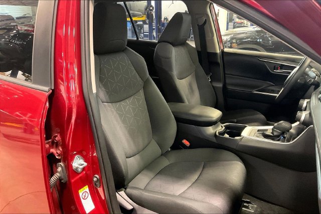 Used 2019 Toyota RAV4 XLE w/ Convenience Package AWD/4WD image 7