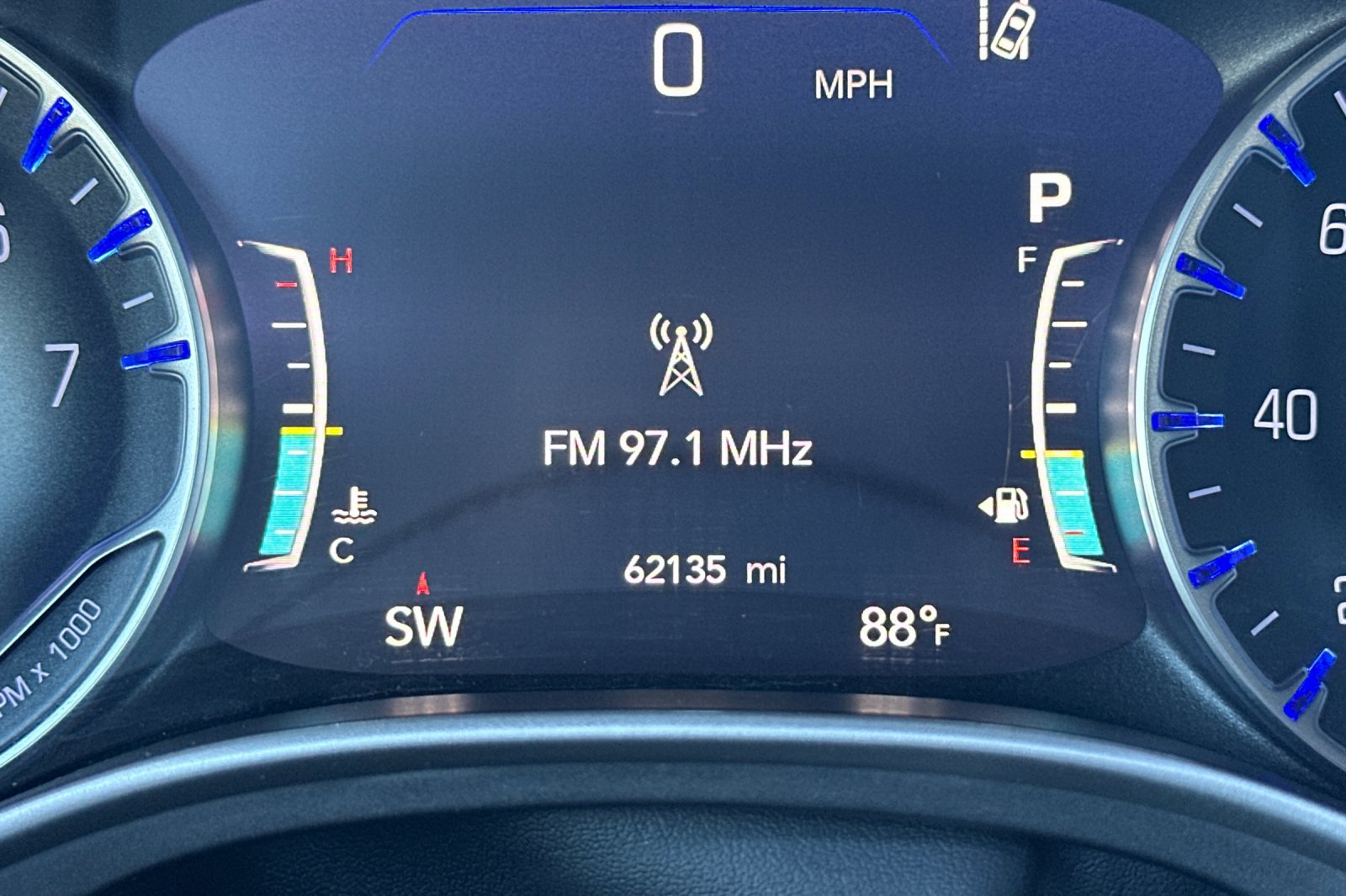 Used 2023 Chrysler Pacifica Touring-L image 28