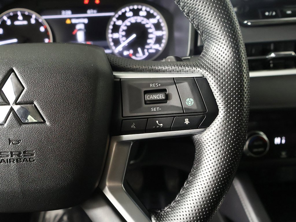 Used 2024 Mitsubishi Outlander SE Black Edition image 43