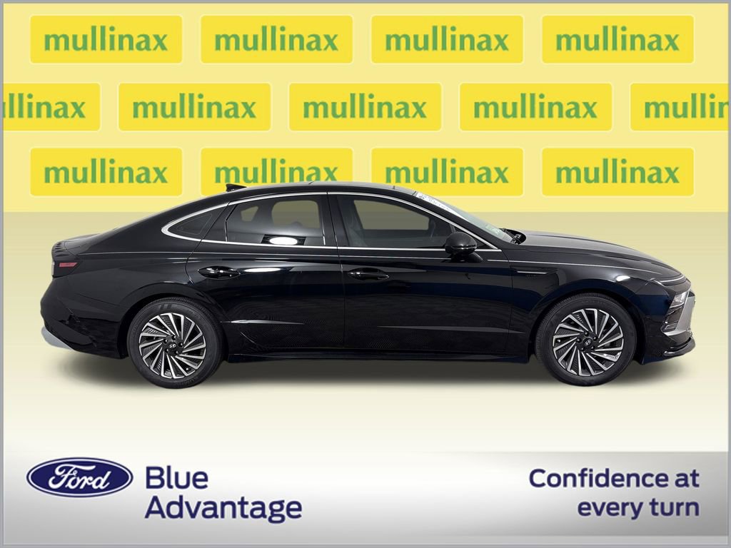 Used 2024 Hyundai Sonata Limited FWD image 2