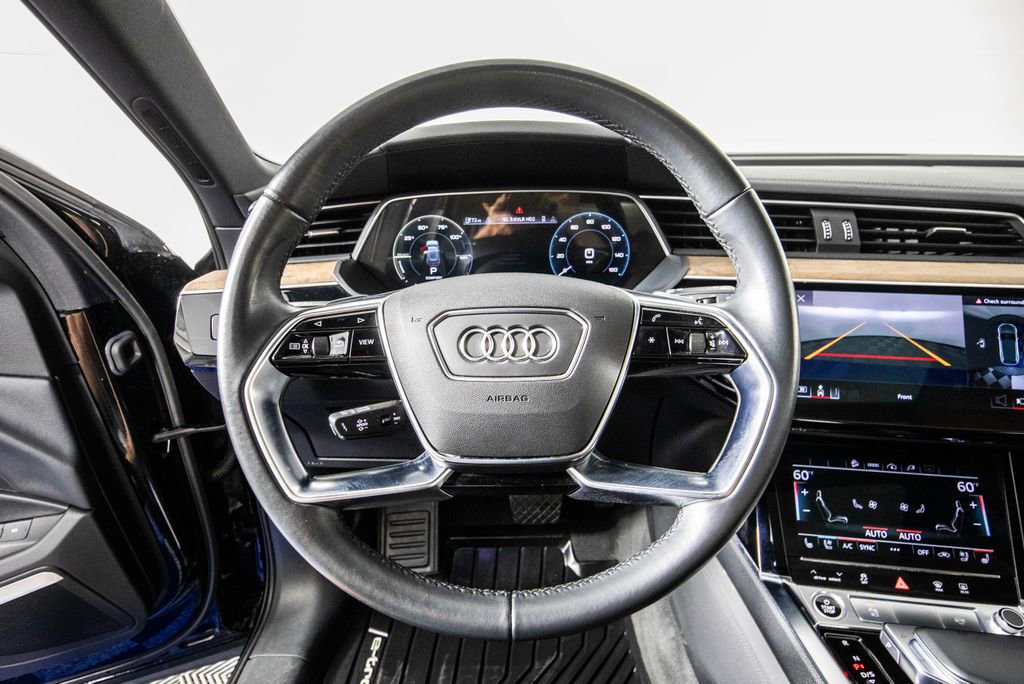 Used 2022 Audi e-tron Premium Plus w/ Premium Plus Package image 19