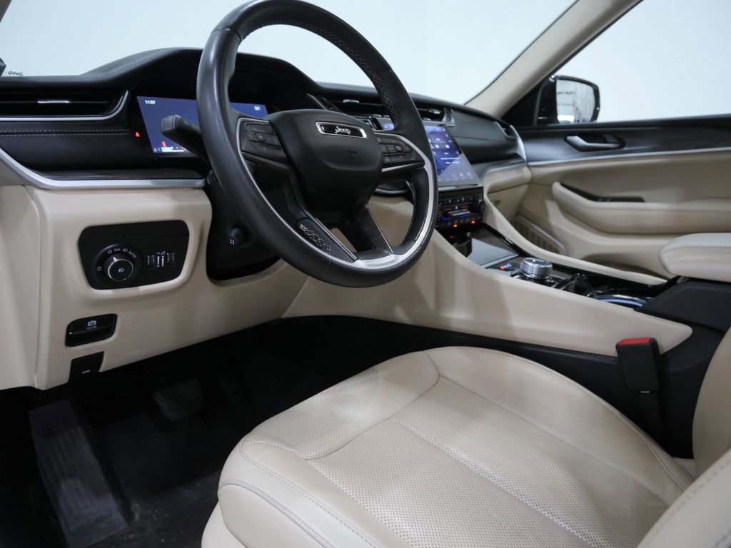 Used 2022 Jeep Grand Cherokee L Limited w/ Luxury Tech Group II AWD/4WD image 11