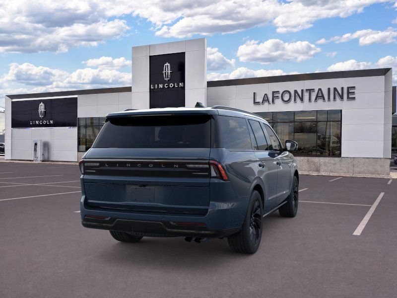 New 2026 Lincoln Navigator Reserve w/ Jet Appearance Package AWD/4WD image 8