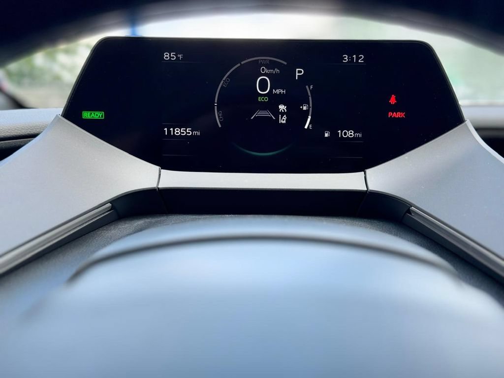 Used 2025 Toyota Prius XLE AWD/4WD image 16