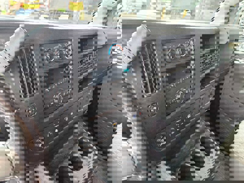 Used 2017 Chevrolet Express 2500 image 28