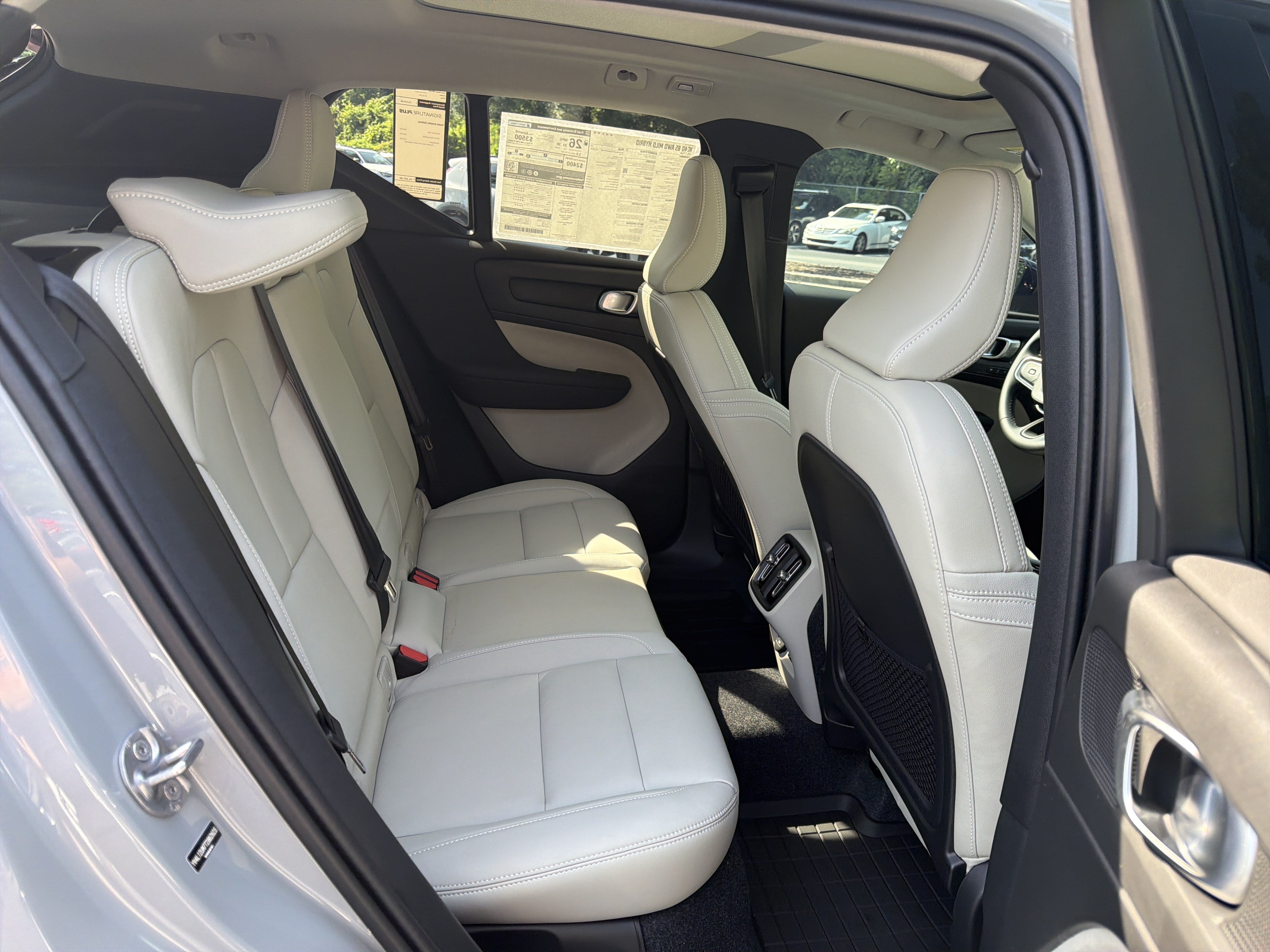 New 2026 Volvo XC40 B5 Ultra w/ Protection Package Premier AWD/4WD image 34