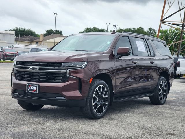 Used 2022 Chevrolet Suburban RST w/ Luxury Package RWD image 3