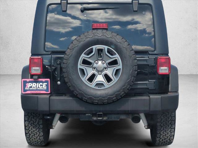 Used 2015 Jeep Wrangler Unlimited Rubicon w/ Connectivity Group AWD/4WD image 7
