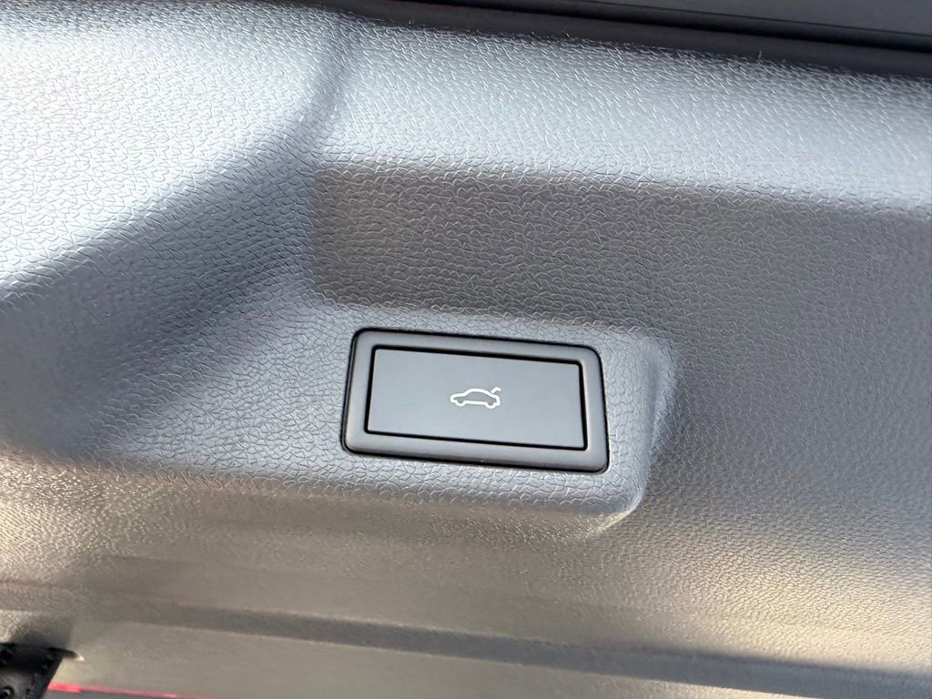 New 2025 Volkswagen ID. Buzz Pro S Plus image 28