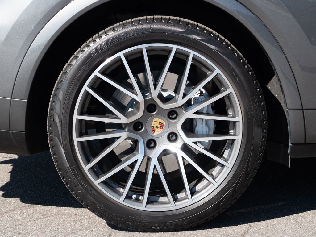 Certified 2023 Porsche Cayenne Turbo AWD/4WD image 40