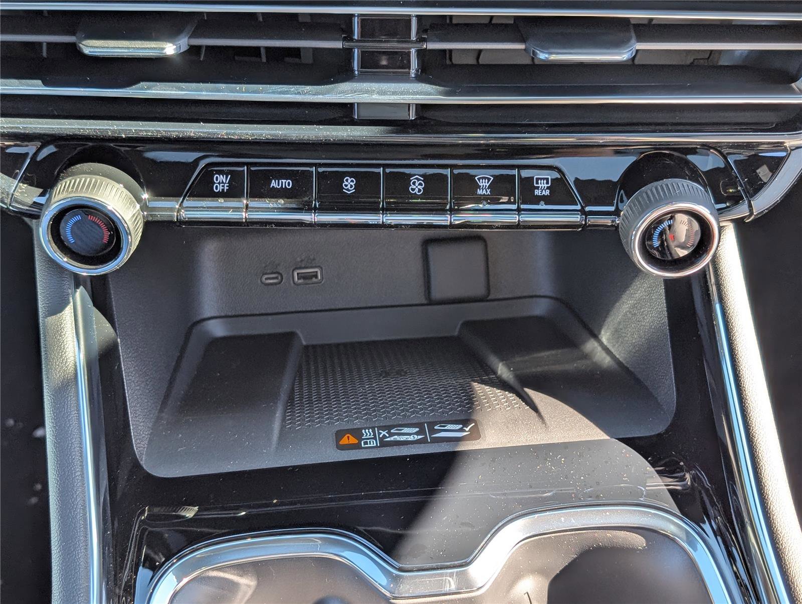 New 2026 Chevrolet Traverse High Country image 23