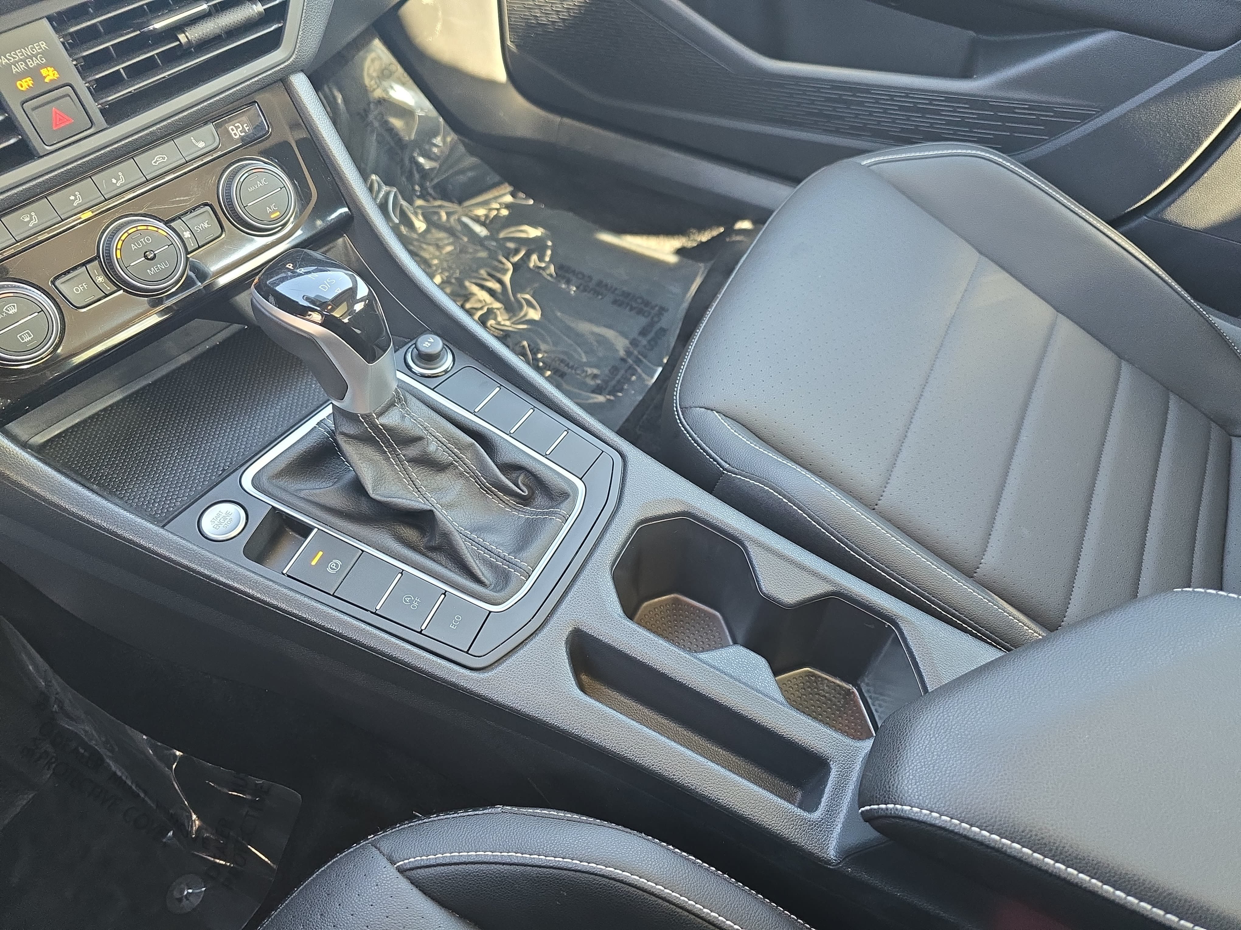 Certified 2023 Volkswagen Jetta SE w/ Panoramic Sunroof Package FWD image 24