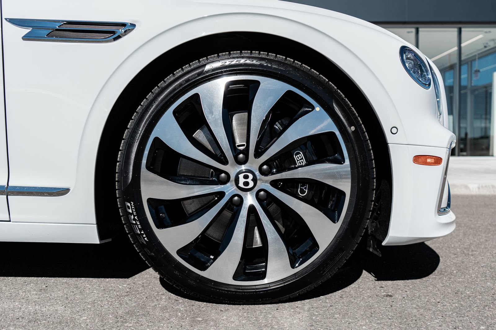 New 2026 Bentley Flying Spur Plug-In Hybrid image 16