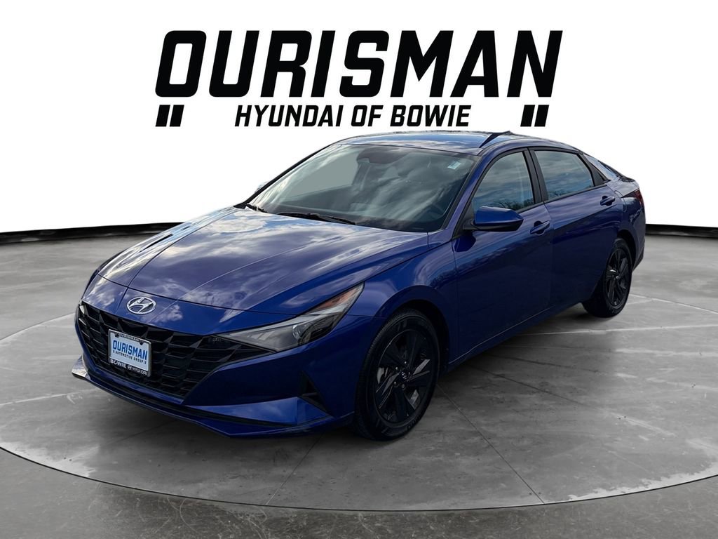 Certified 2023 Hyundai Elantra SEL w/ Preferred Accessory Package image 2