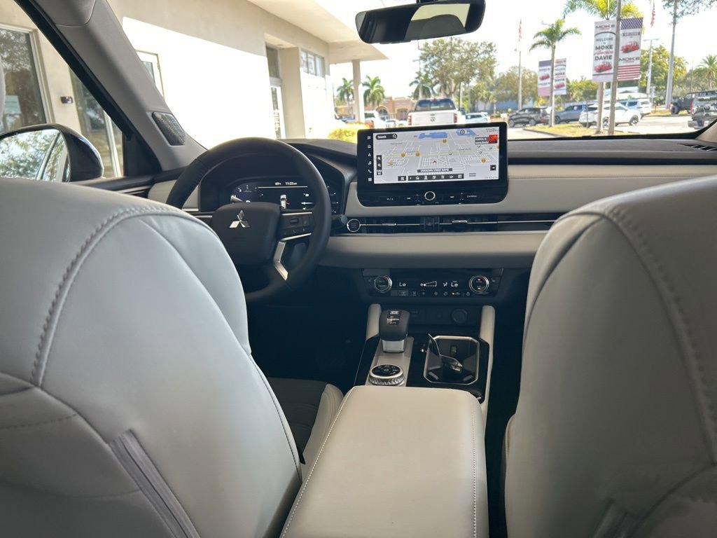 New 2026 Mitsubishi Outlander SE image 29