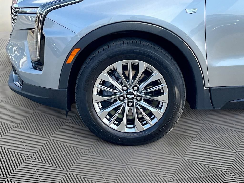 Certified 2025 Cadillac XT4 Premium Luxury image 11