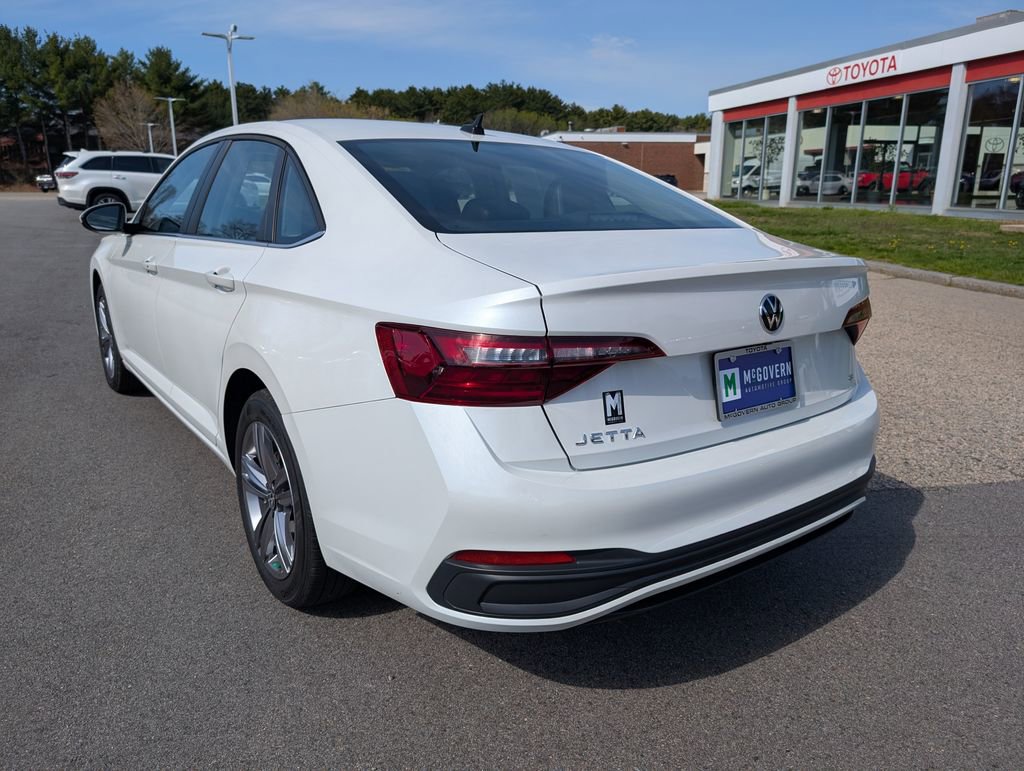 Used 2022 Volkswagen Jetta SE FWD image 3