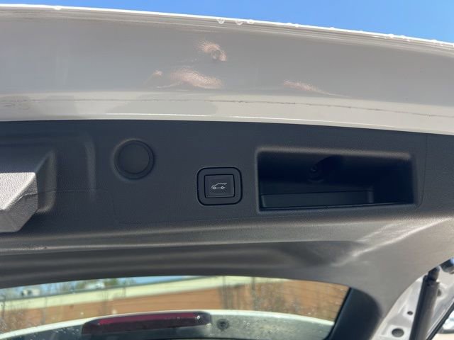 Used 2023 Chevrolet Equinox Premier AWD/4WD image 15