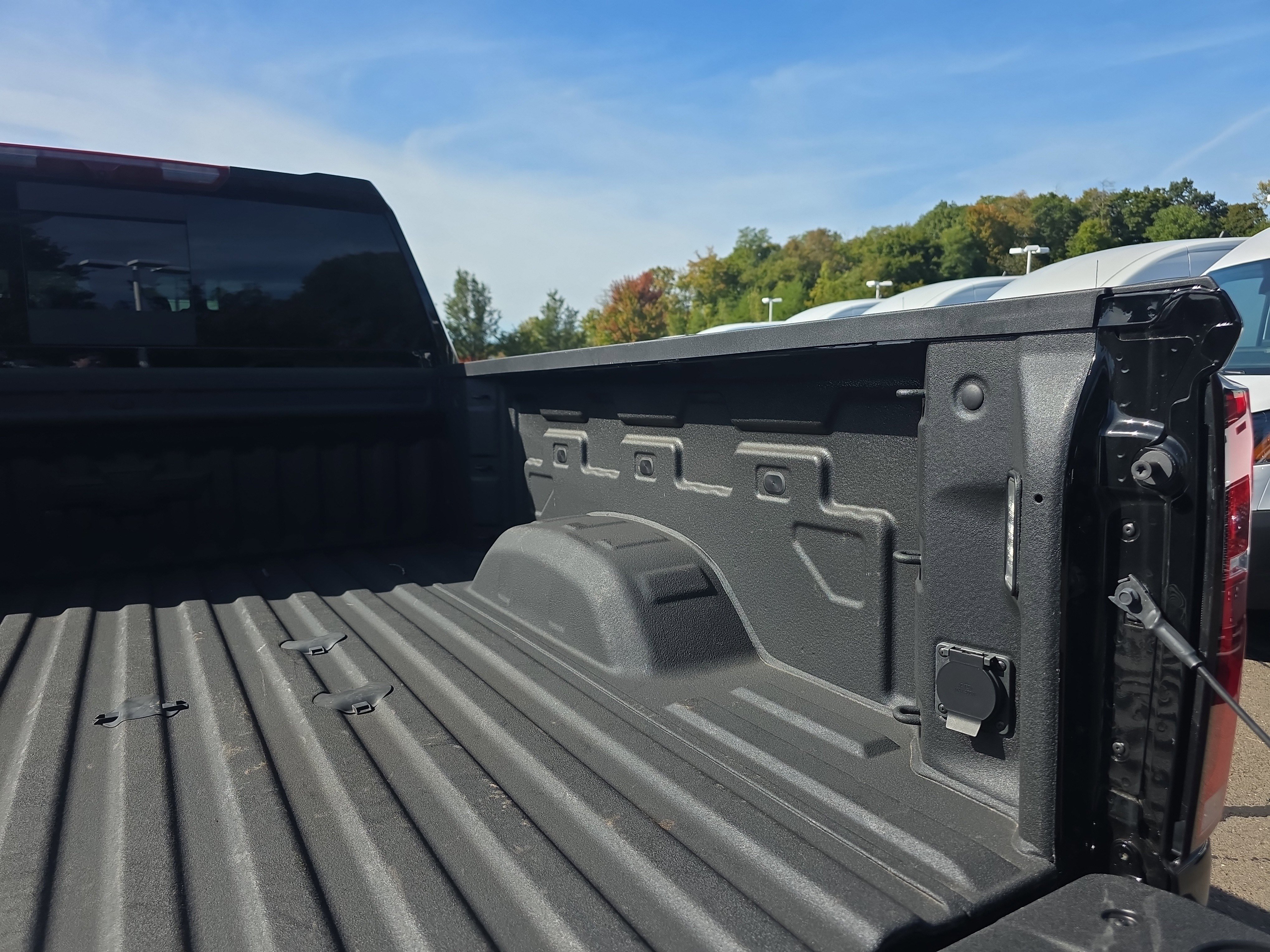 Used 2025 Chevrolet Silverado 3500 LTZ w/ LTZ Plus Package image 19