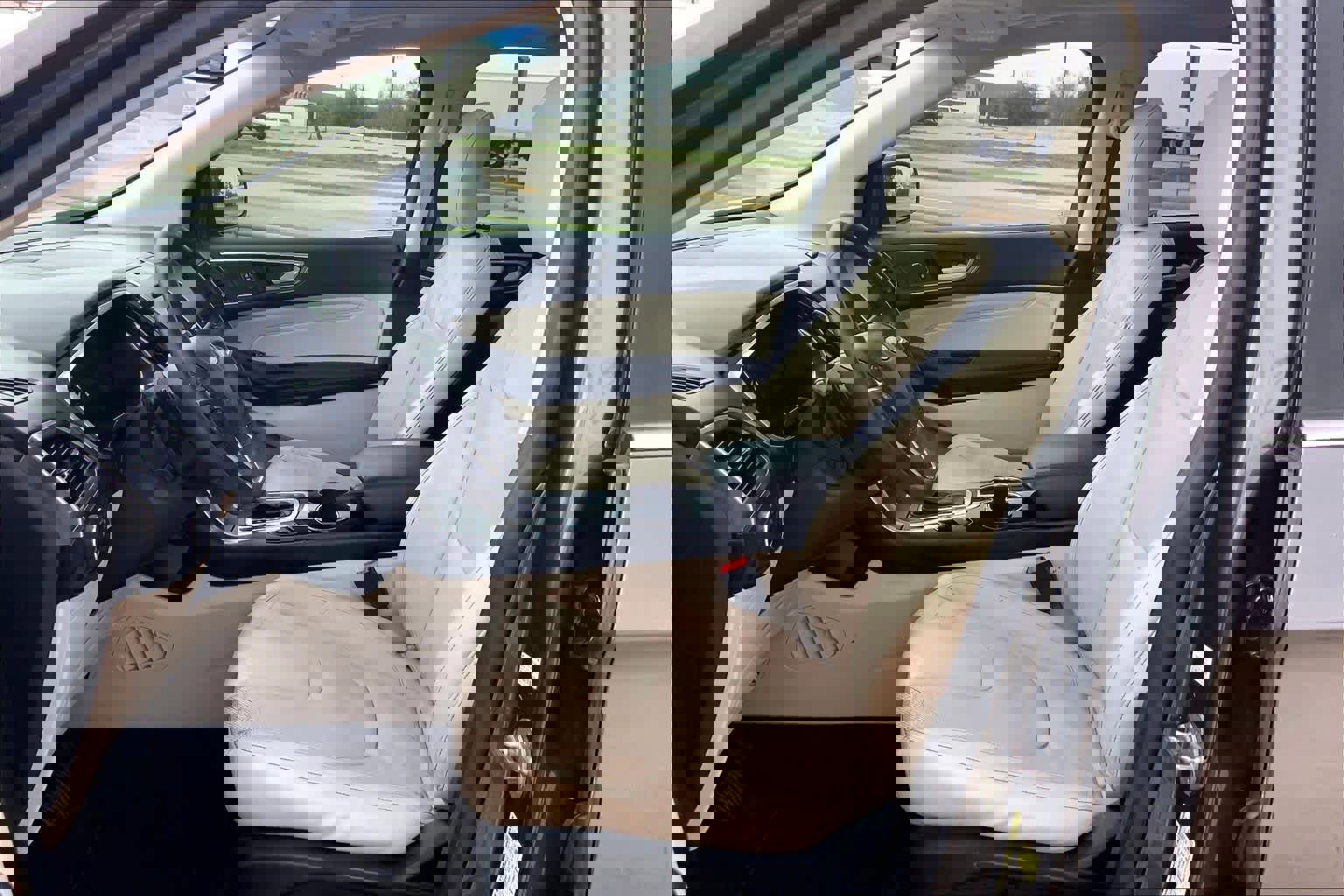 Used 2018 Ford Edge Titanium w/ Equipment Group 301A image 8