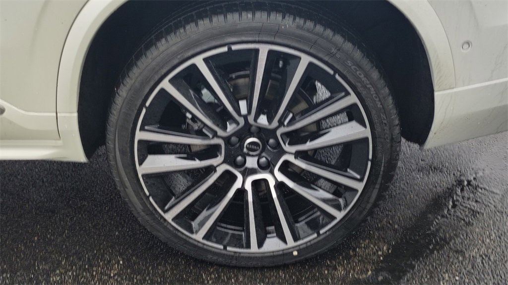 New 2026 Volvo XC90 B6 Plus image 34