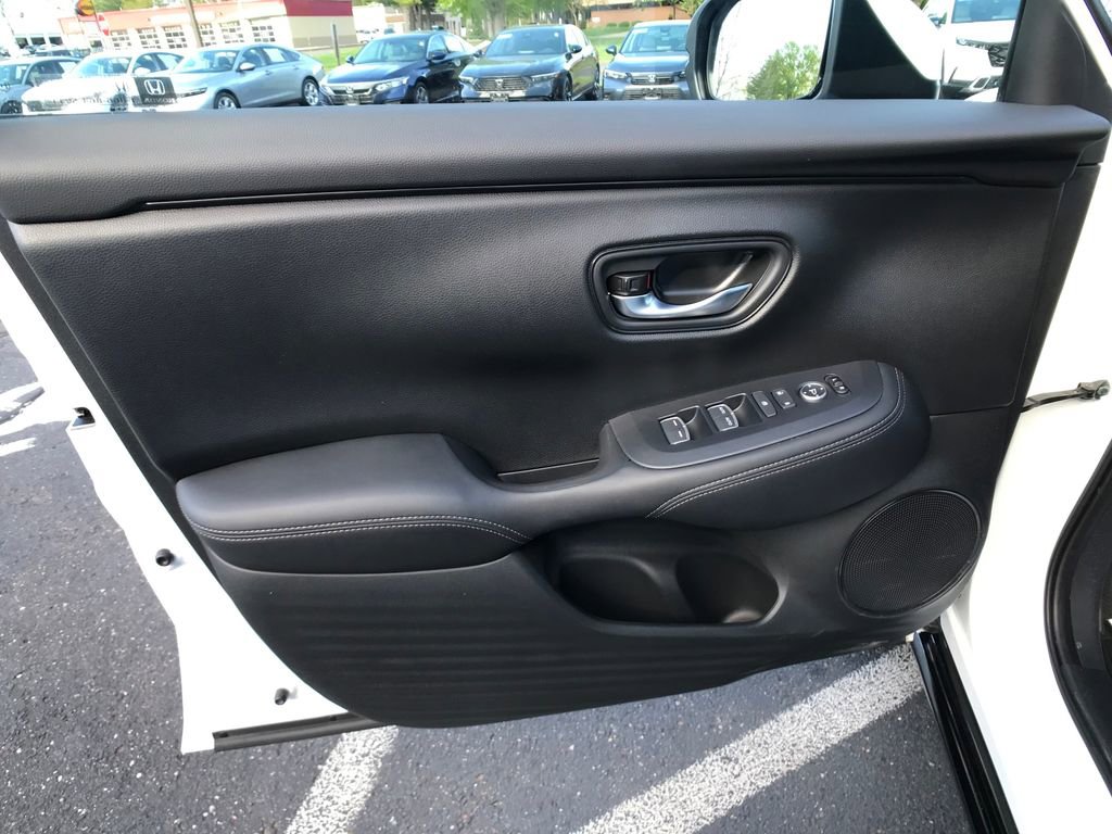 Certified 2025 Honda HR-V EX-L image 17