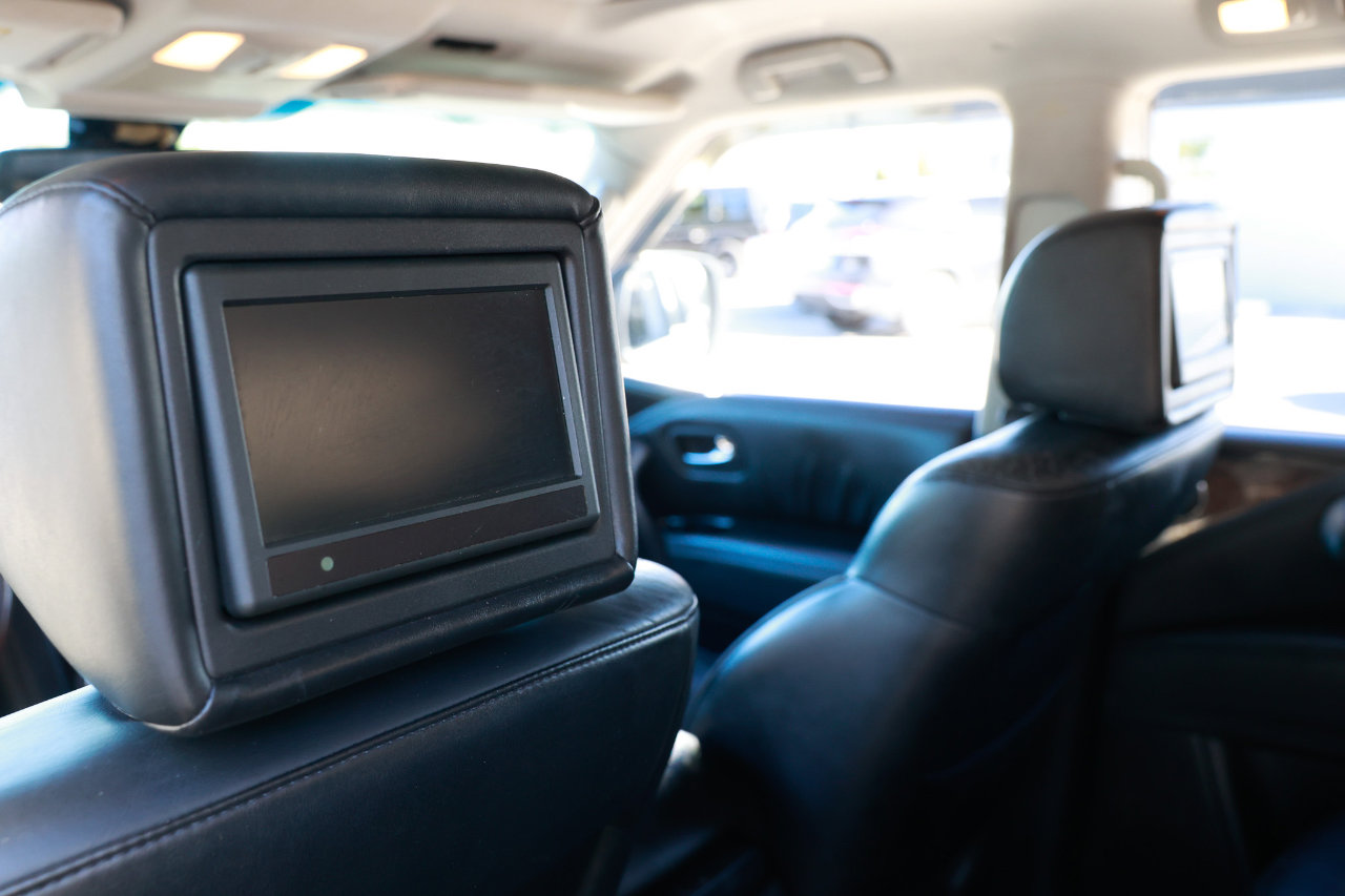 Used 2012 INFINITI QX56 2WD w/ Deluxe Touring Pkg image 23