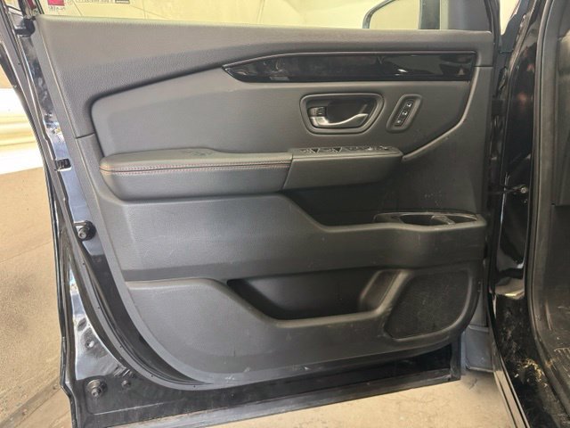 Used 2025 Honda Pilot TrailSport image 16