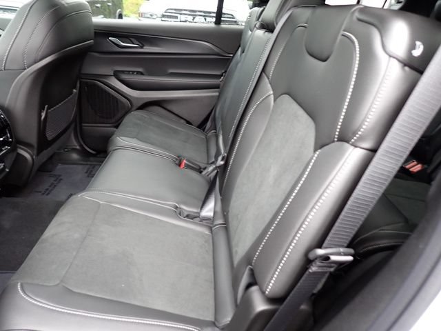 New 2025 Jeep Grand Cherokee L Altitude AWD/4WD image 11