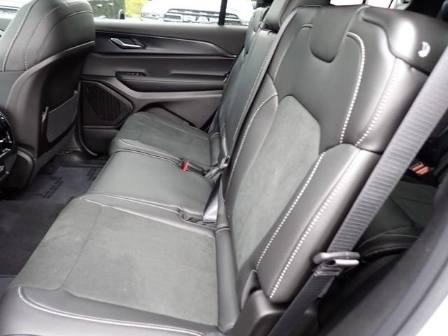 New 2025 Jeep Grand Cherokee L Altitude AWD/4WD image 11
